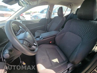 2025 Toyota Camry LE - miniatura 7