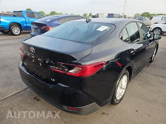 2025 Toyota Camry LE - miniatura 4