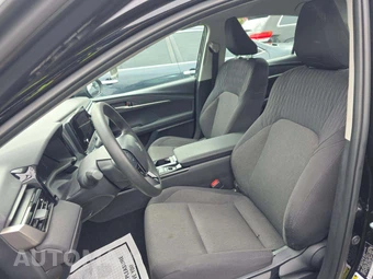 2025 Toyota Camry LE - miniatura 6