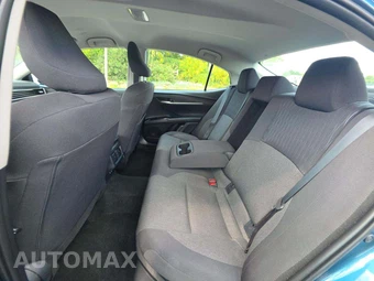 2025 Toyota Camry LE - miniatura 10