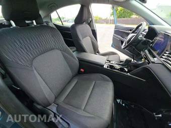 2025 Toyota Camry LE - miniatura 15