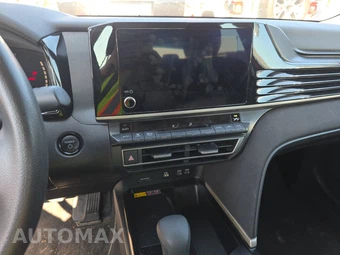 2025 Toyota Camry LE - miniatura 11