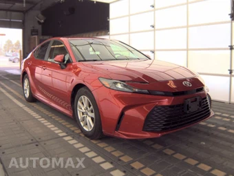 2025 Toyota Camry LE - miniatura 3