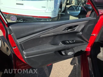 2025 Toyota Camry LE - miniatura 9