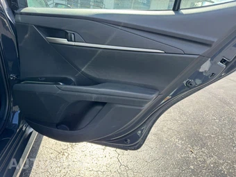 2025 Toyota Camry LE - miniatura 12