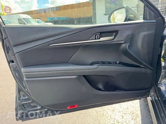 2025 Toyota Camry LE - miniatura 16