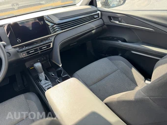 2025 Toyota Camry LE - miniatura 23