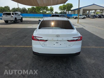 2025 Toyota Camry LE - miniatura 5