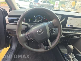 2025 Toyota Camry LE - miniatura 10