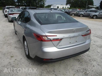 2025 Toyota Camry LE - miniatura 10