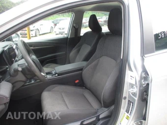 2025 Toyota Camry LE - miniatura 5
