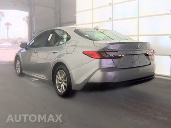 2025 Toyota Camry LE - miniatura 6
