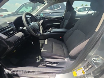 2025 Toyota Camry LE - miniatura 7