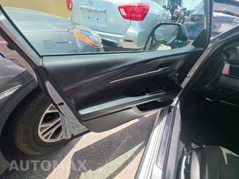 2025 Toyota Camry LE - miniatura 9