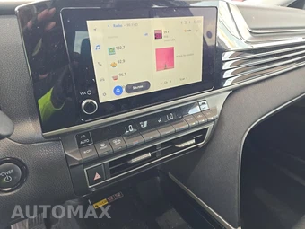 2025 Toyota Camry LE - miniatura 11