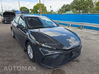 2025 Toyota Camry LE - miniatura 3