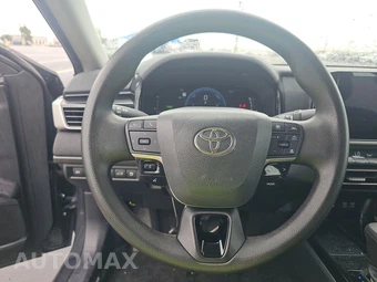 2025 Toyota Camry LE - miniatura 10