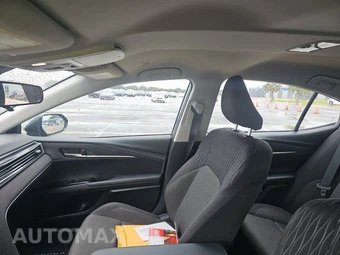 2025 Toyota Camry LE - miniatura 14