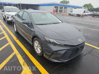2025 Toyota Camry LE - miniatura 3