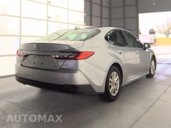 2025 Toyota Camry LE - miniatura 4