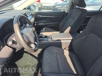 2025 Toyota Camry LE - miniatura 7