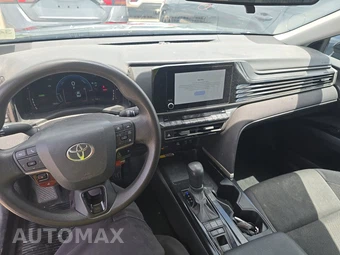 2025 Toyota Camry LE - miniatura 11