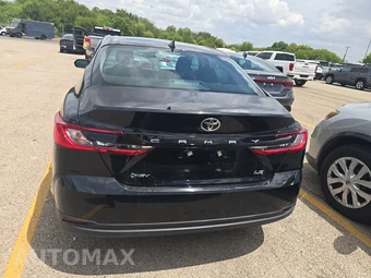 2025 Toyota Camry LE - miniatura 5