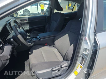 2025 Toyota Camry LE - miniatura 7