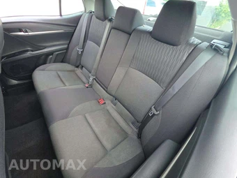 2025 Toyota Camry LE - miniatura 13