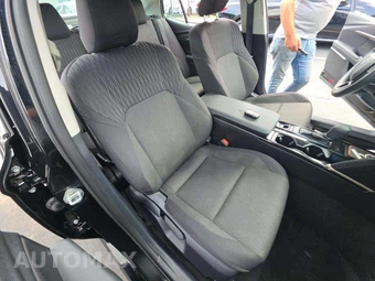 2025 Toyota Camry LE - miniatura 18