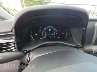 2025 Toyota Camry LE - miniatura 9