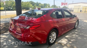 2025 Toyota Camry LE - miniatura 3