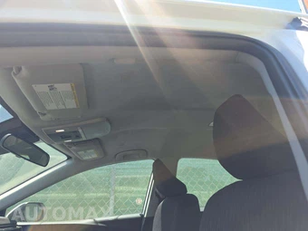 2025 Toyota Camry LE - miniatura 11