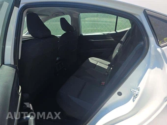 2025 Toyota Camry LE - miniatura 13
