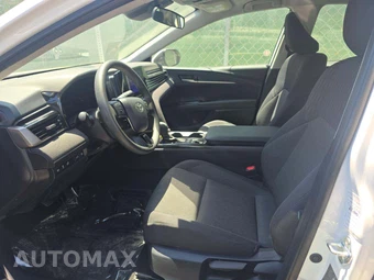 2025 Toyota Camry LE - miniatura 6