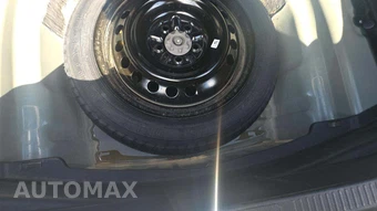 2025 Toyota Camry LE - miniatura 19