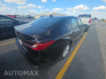 2025 Toyota Camry LE - miniatura 4