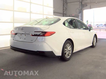 2025 Toyota Camry LE - miniatura 4