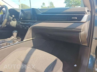 2025 Toyota Camry LE - miniatura 16