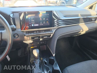 2025 Toyota Camry LE - miniatura 11
