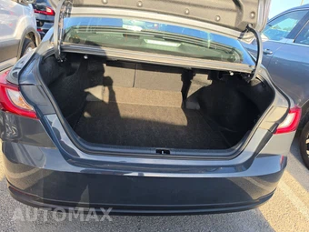 2025 Toyota Camry LE - miniatura 16