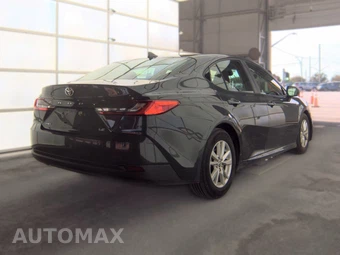 2025 Toyota Camry LE - miniatura 4
