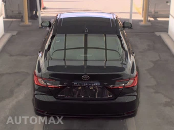 2025 Toyota Camry LE - miniatura 5