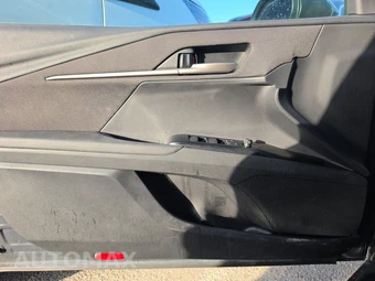 2025 Toyota Camry LE - miniatura 9