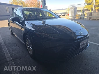 2025 Toyota Camry LE - miniatura 3