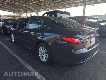 2025 Toyota Camry LE - miniatura 6