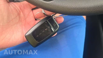 2025 Toyota Camry LE - miniatura 20