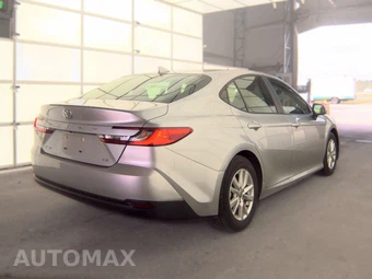 2025 Toyota Camry LE - miniatura 4