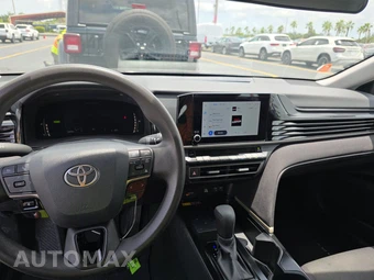 2025 Toyota Camry LE - miniatura 11