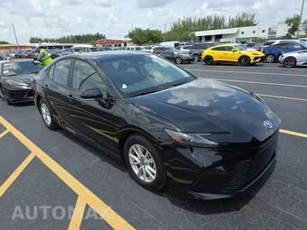 2025 Toyota Camry LE - miniatura 3